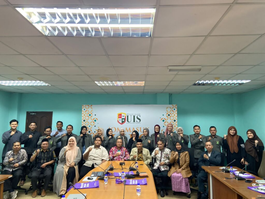 Gelar Student Mobility di Malaysia, Civitas FTIK UIN Walisongo Kupas Tren AI dalam Pendidikan Islam di UIS